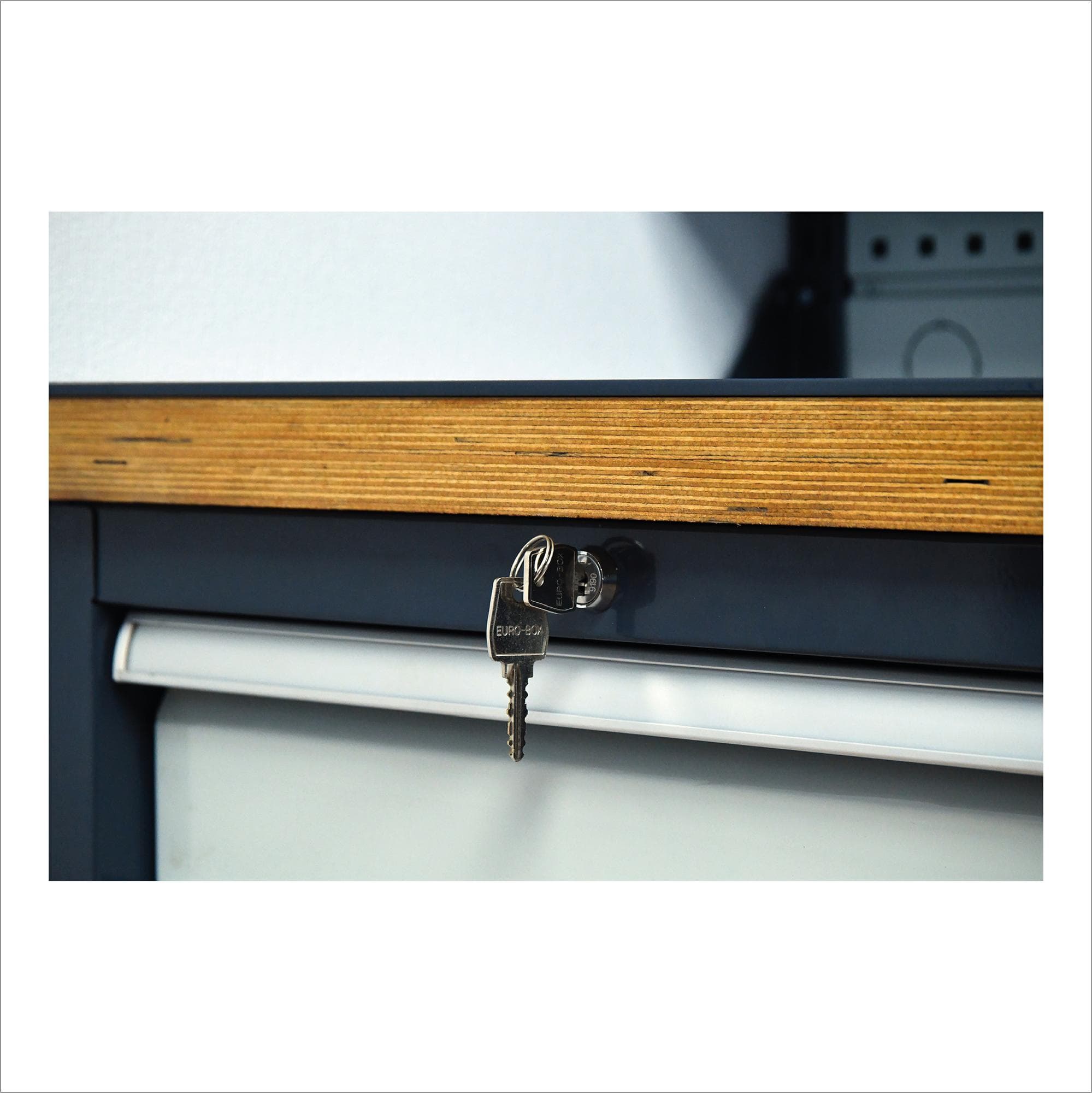 Верстак слесарный FBK 205.46.4