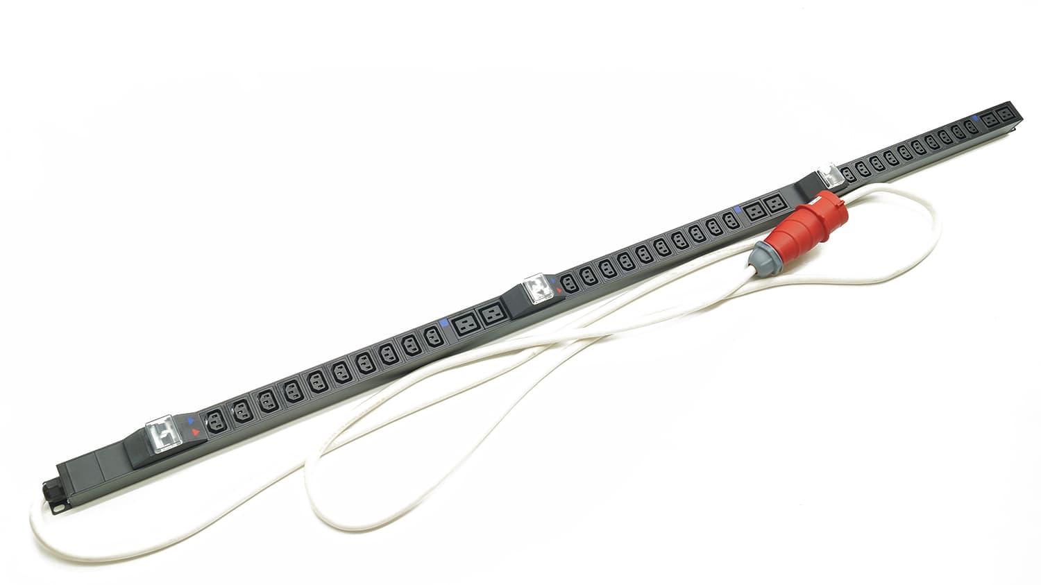 Блок розеток вертикальный, 30 розеток IEC 60320   C13, 6 розеток, IEC 60320 C19, автоматический     выключатель, трехфазный, силовой кабель питания 3 метра с вилкой IEC 60309