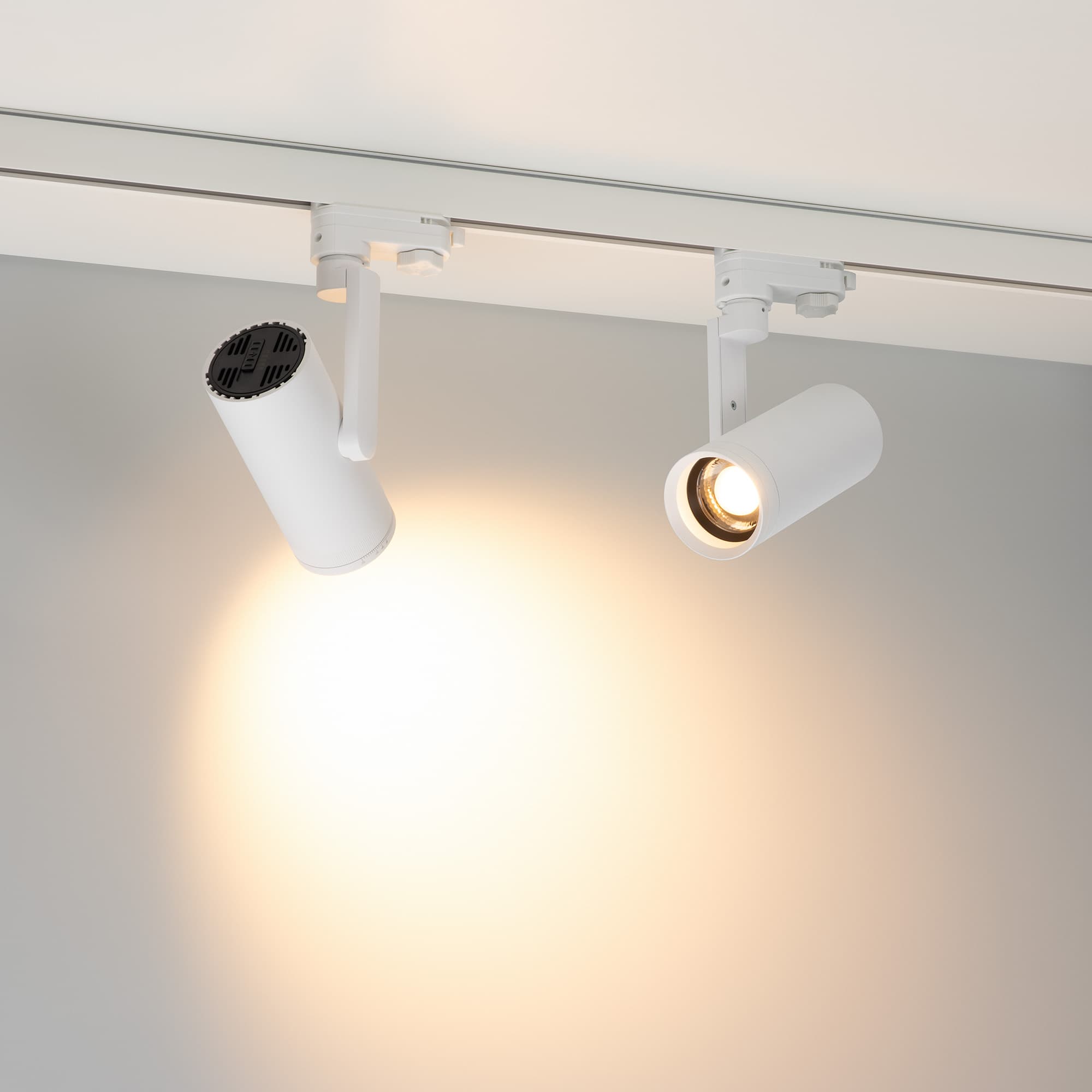 Светильник LGD-URANUS-4TR-R65-10W 3500K-MIX WH, 20-50 deg, side holder, 230V, IP20, металл, 5 лет