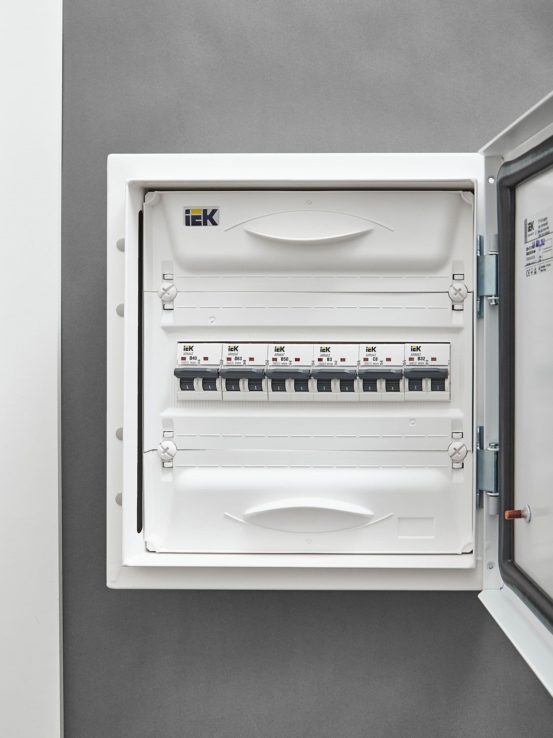 ARMAT Автоматический выключатель M06N 2P B 50А IEK