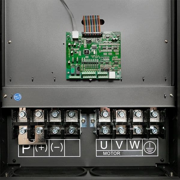 Преобразователь частоты 560/630 кВт 3х400В VECTOR-100