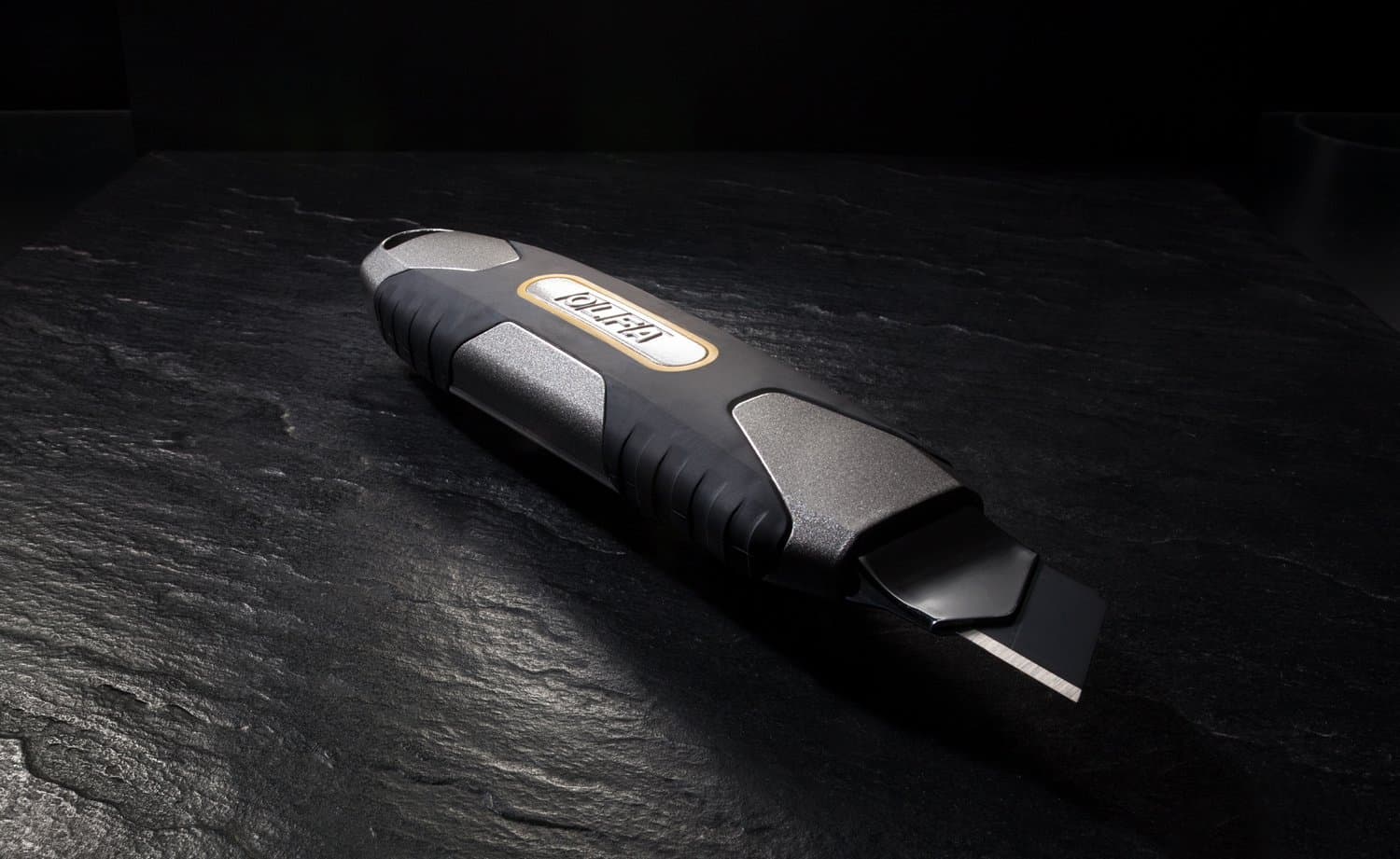 Нож строительный X-design 18 мм