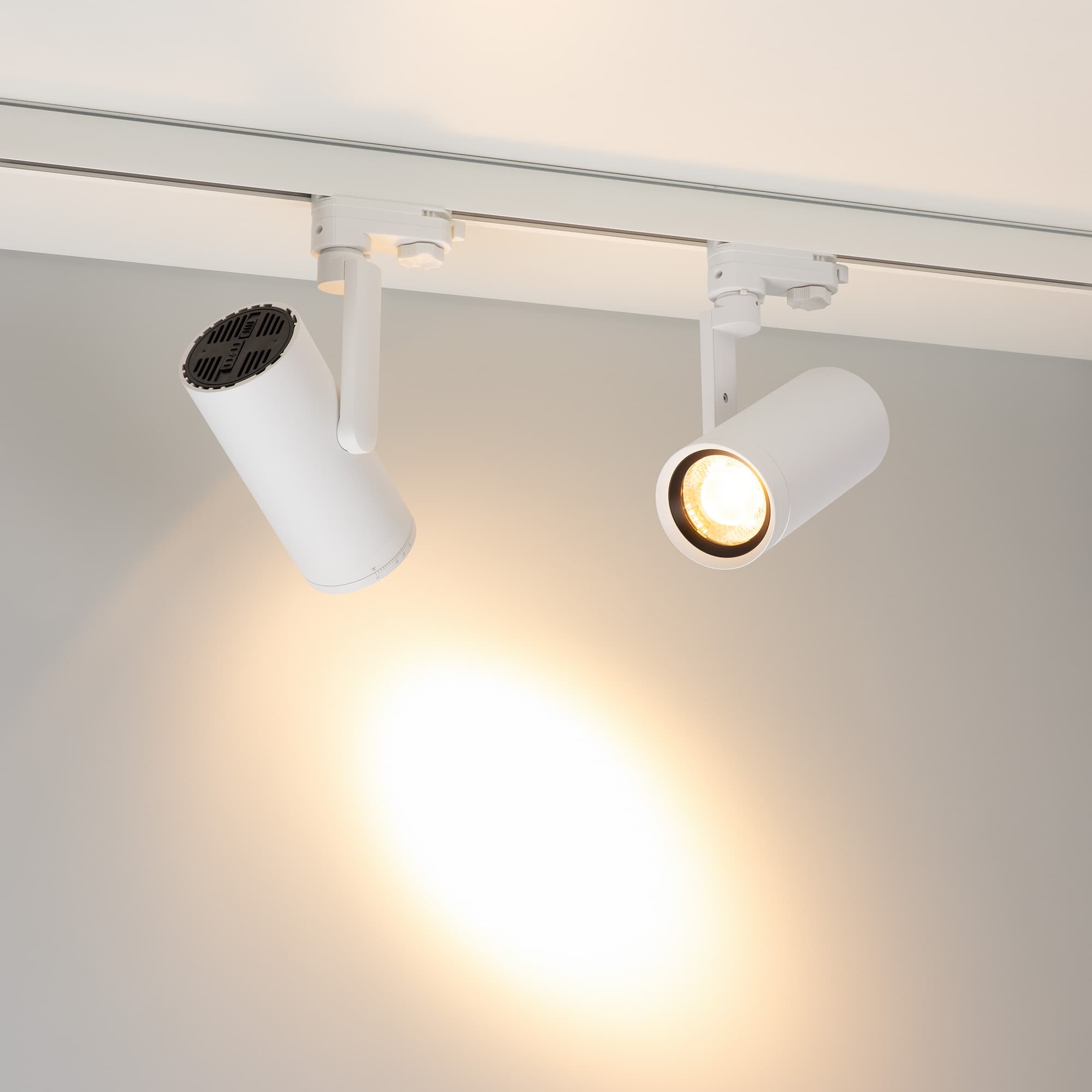 Светильник LGD-URANUS-4TR-R75-18W/25W 3500K-MIX WH, 20-50 deg, side holder, 230V, IP20, металл, 5 лет