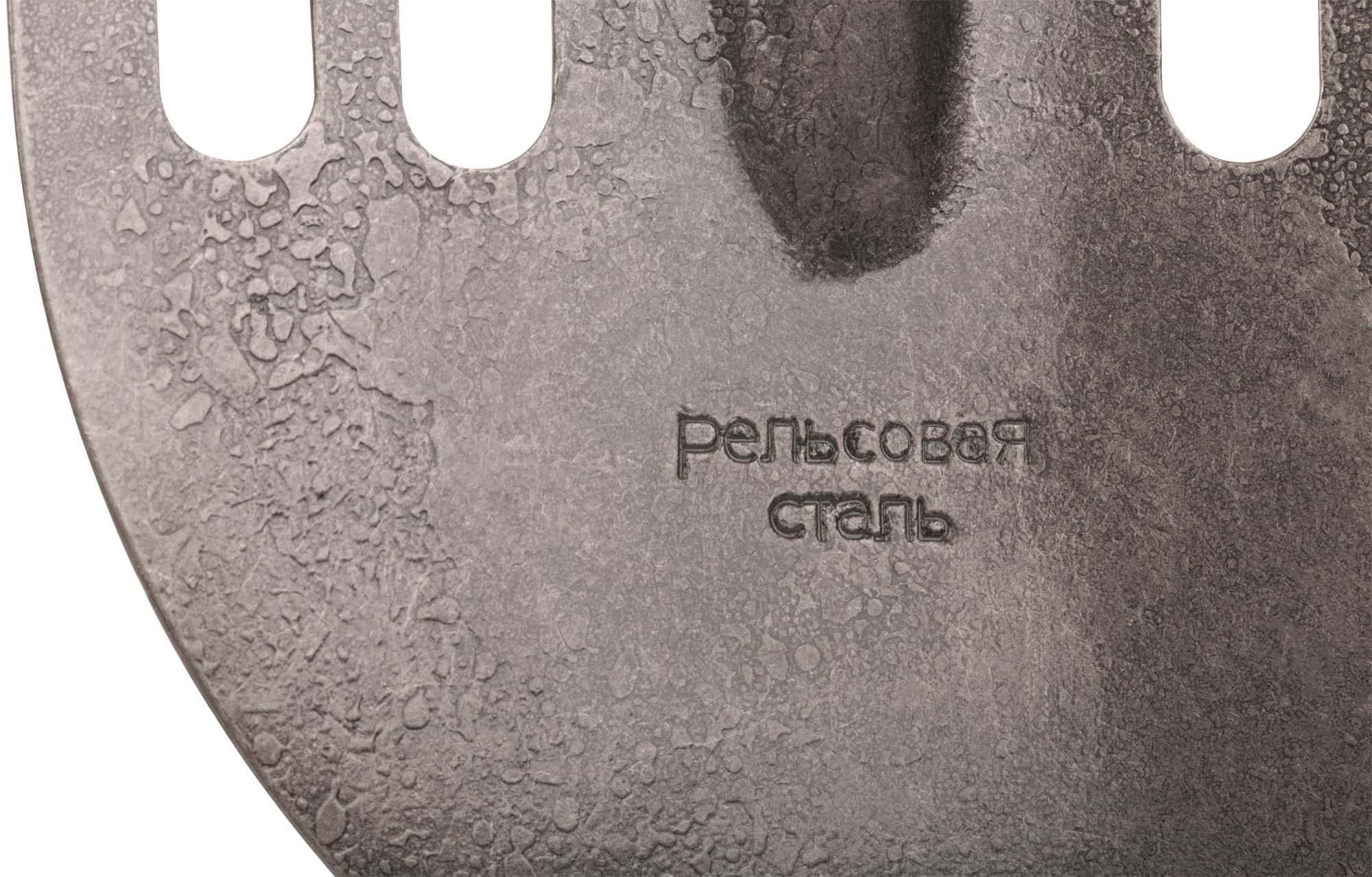 Лопата штыковая облегченная, рельсовая сталь,с     деревянным черенком и V-ручкой 210х385х1440 мм