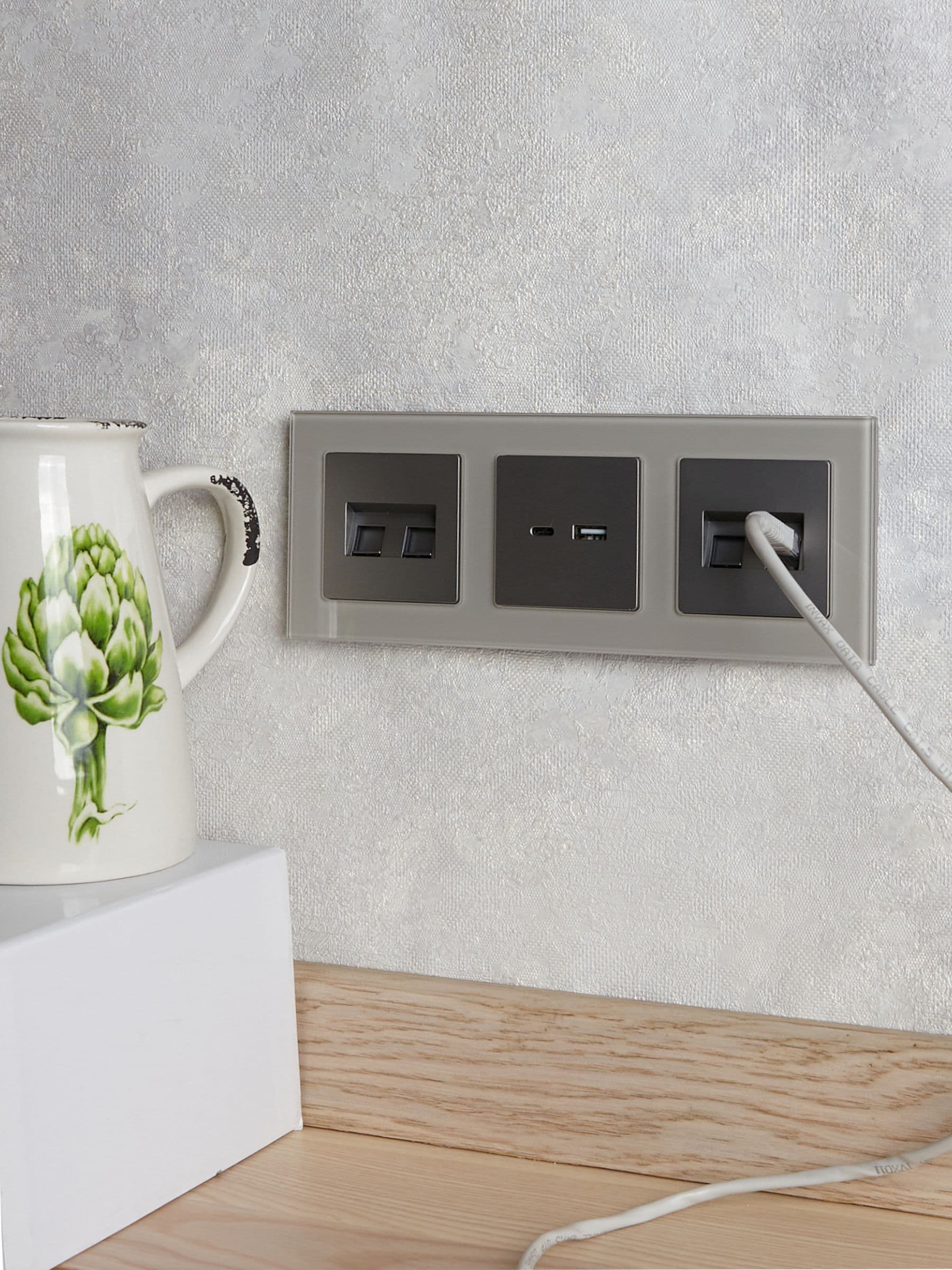 BRITE Розетка USB A+C 18Вт РЮ11-1-БрС сталь IEK