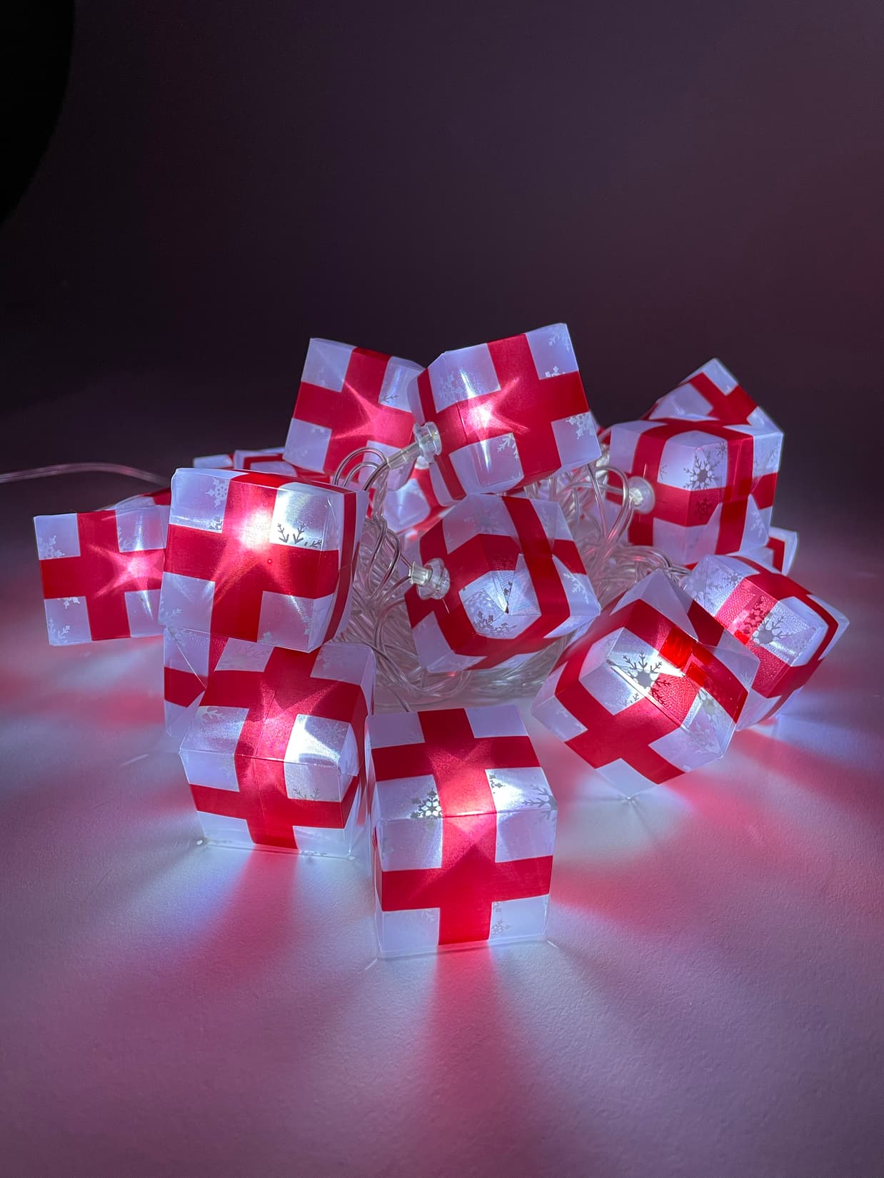 Гирлянда LED нить подарки 3 м холодный свет 220 V IP20 24/192 ENIN-3P