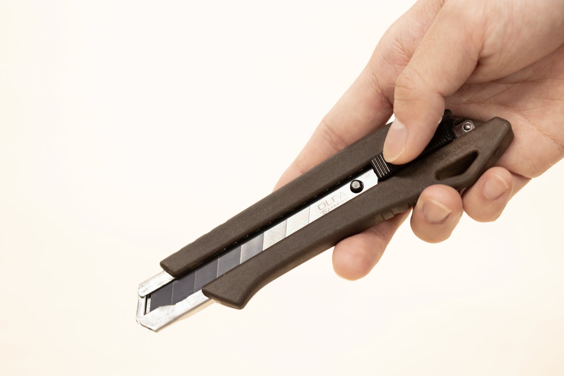 Нож с сегментированным лезвием, 18 мм