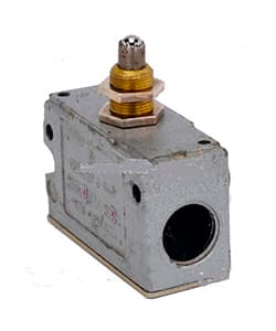 Микровыключатель МП 1204 УХЛ3 исполнение 01, IP40, толкатель с увеличенным ходом, фронтальный, гайки