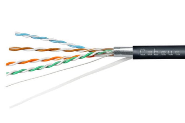 Витая пара экранированная FTP (F/UTP), категория 5e, 4 пары (24 AWG), одножильный, экран - фольга, для внешней прокладки, PE-UV (20 м)